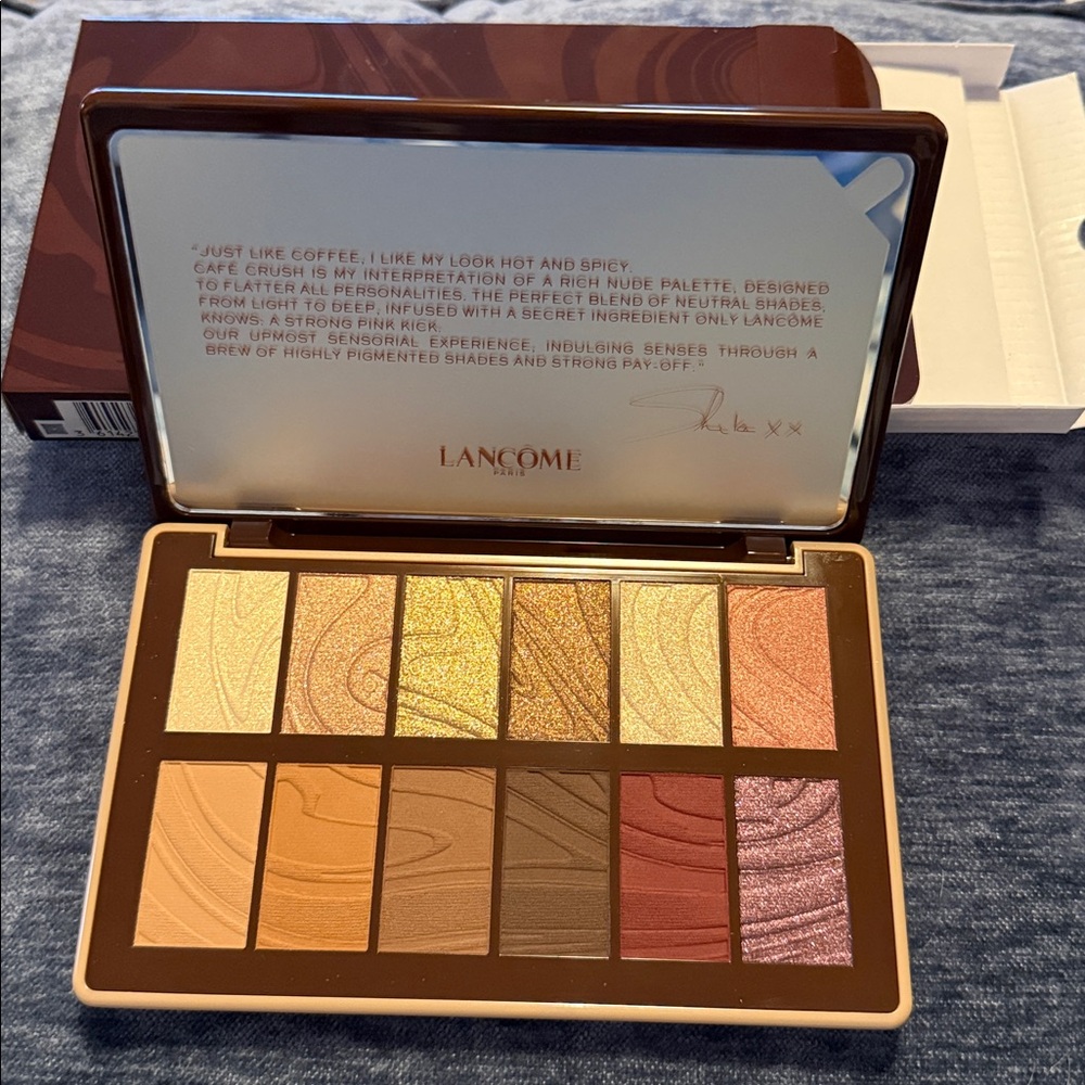 LANCÔME IDÔLE CAFÉ CRUSH EYESHADOW PALETTE
Versatile & Rich Neutrals - Picture 9 of 9